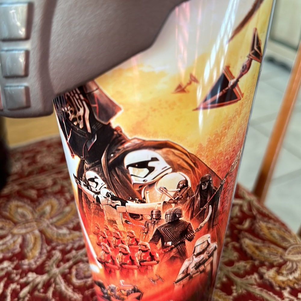 Star Wars Rise of Skywalker movie theatre drink/popcorn holders - Picture 5 of 8